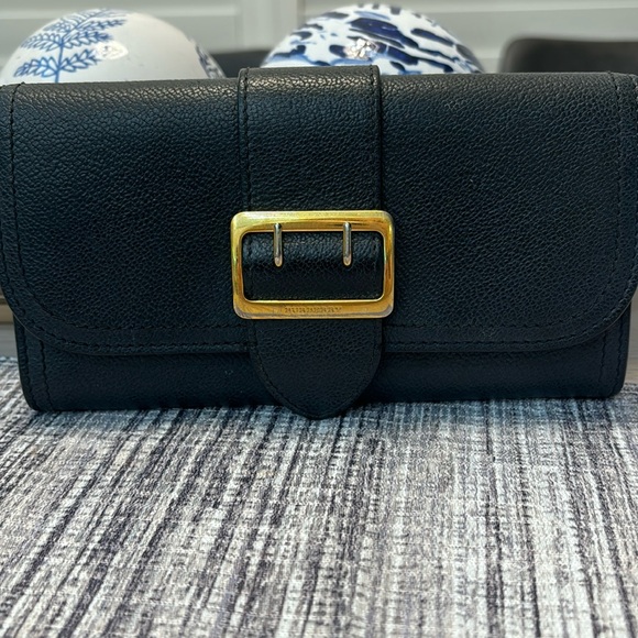 Authentic Burberry long wallet. - Picture 1 of 6